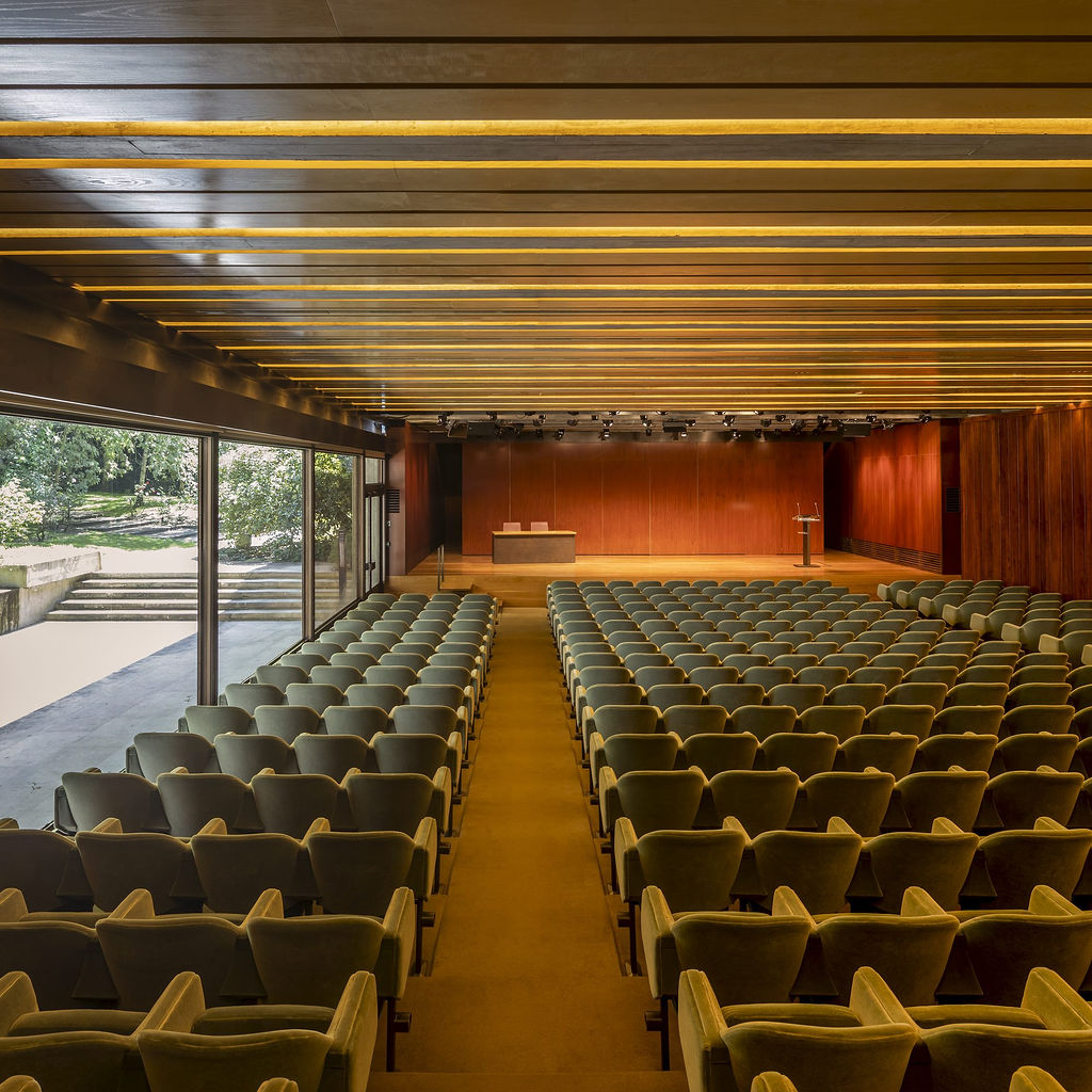 Zona de Congressos . Auditórios e Salas de Conferências . Fundação Calouste Gulbenkian